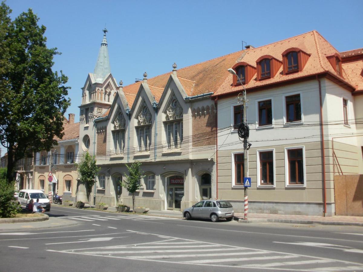 Butterfly Apartment-Hidden Gem In The Heart Of Târgu-Mureş Zewnętrze zdjęcie