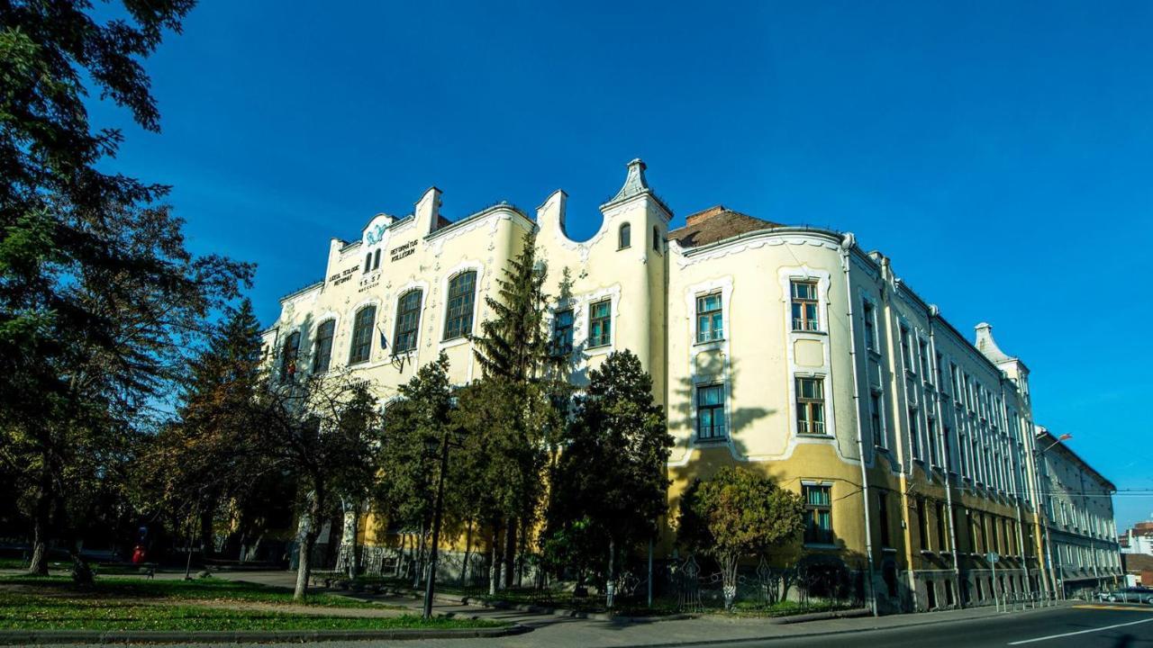 Butterfly Apartment-Hidden Gem In The Heart Of Târgu-Mureş Zewnętrze zdjęcie